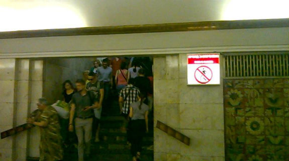 Пасажири київського метро чхали на правила підземки (ФОТОФАКТ) - фото 1