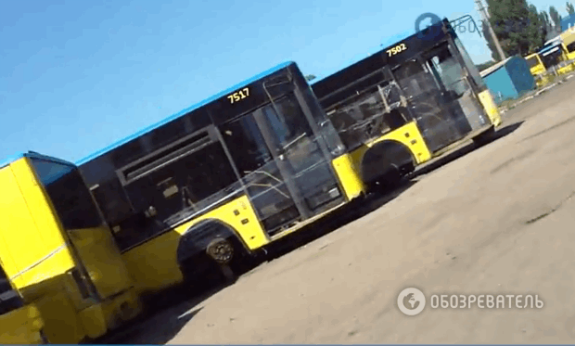 Як нові столичні автобуси чиновники пустили на запчастини (ФОТО) - фото 2