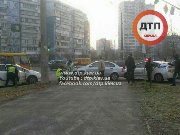У Києві поліцейський автомобіль знову потрапив у ДТП - фото 1