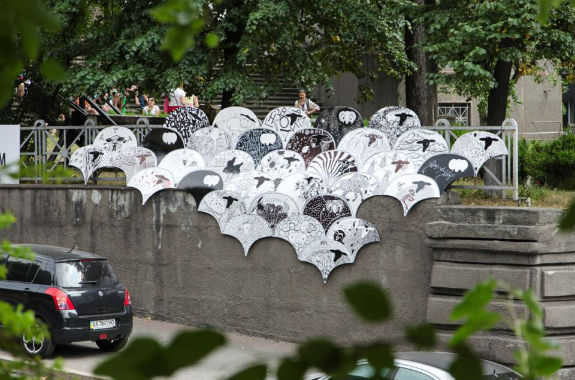 Невідомі вкрали інсталяцію отари овець у самому центрі Києва - фото 1