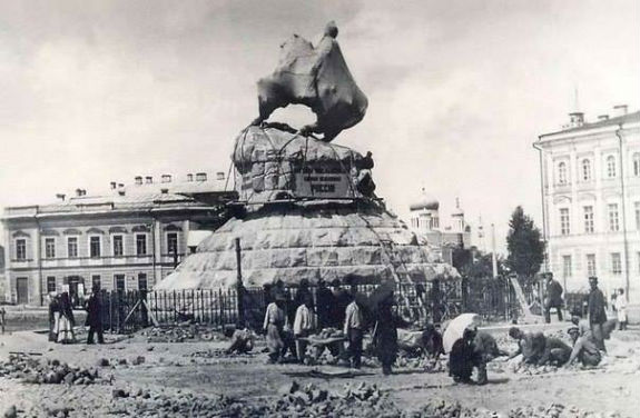 Кияни показали фото, як 128 років тому відкривали пам`ятник Богдану Хмельницькому  - фото 1