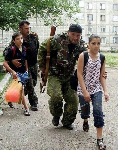 Штурм луганской погранзаставы и взрыв в здании ОГА (ФОТО ВИДЕО) - фото 1