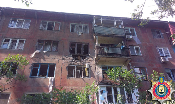 Як бойовики знищували житлові будинки у Авдіївці (ФОТО) - фото 5