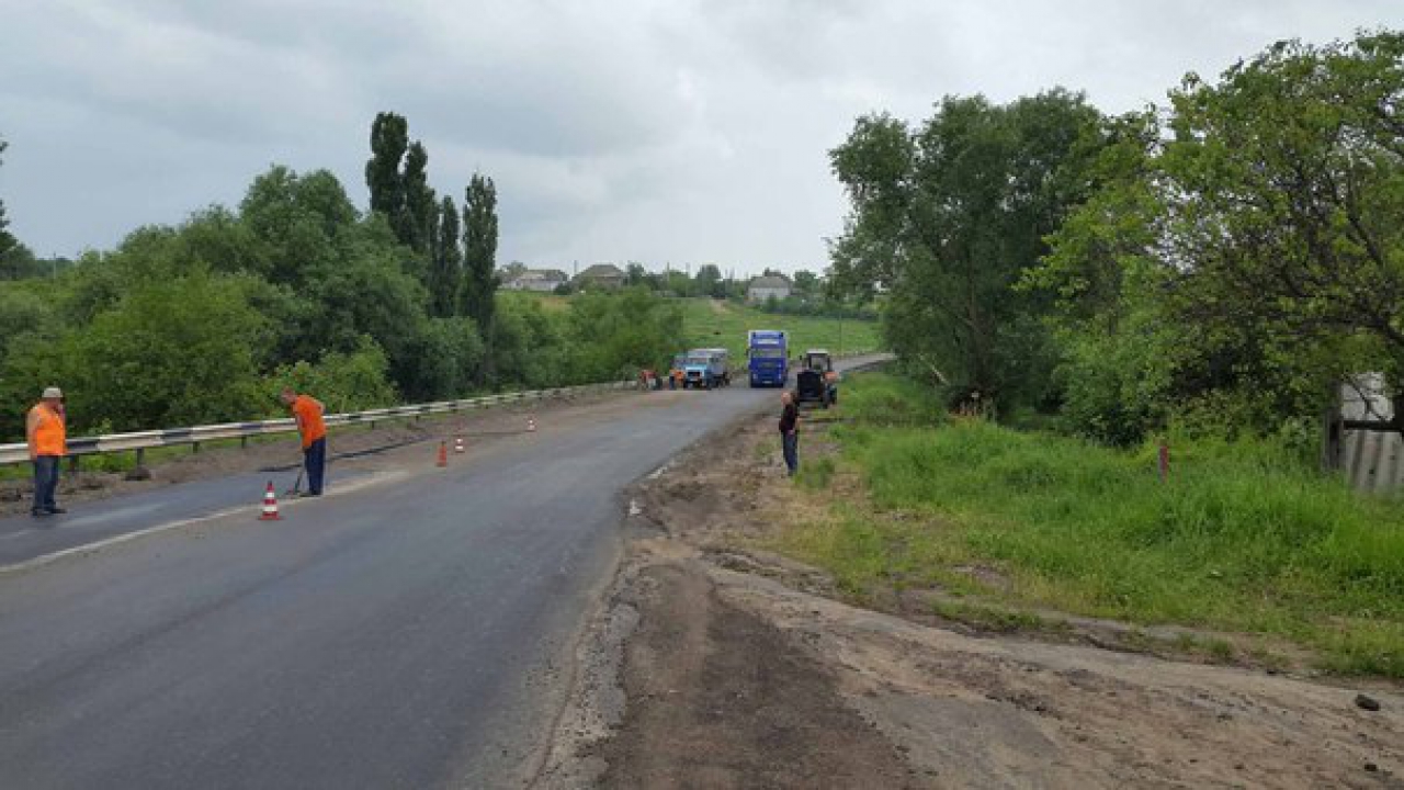 Дорожники нарешті взялись за ремонт траси "Ульянівка - Миколаїв" - фото 2