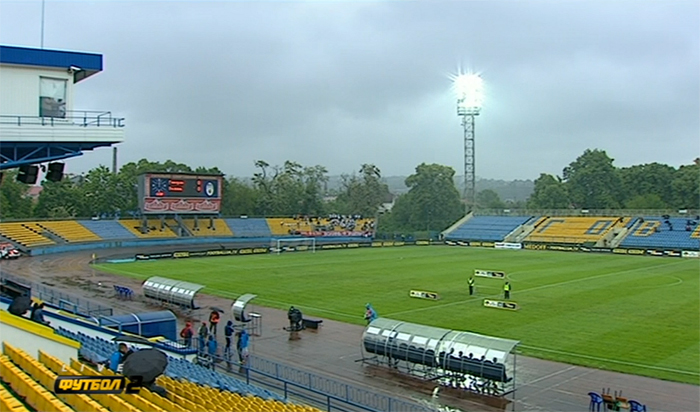 Як виглядає стадіон в Ужгороді на останньому матчі "Говерли" та "Волині" в УПЛ - фото 1