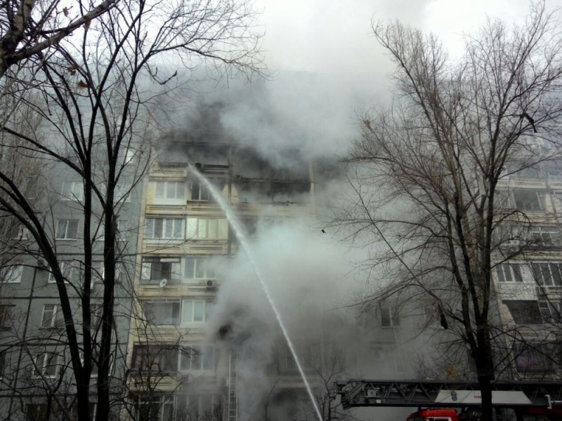 У Волгограді після вибуху обвалилися 36 квартир: будинок у вогні (ФОТО) - фото 4