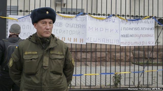 Переселенці пікетують російське посольство у Києві - фото 7