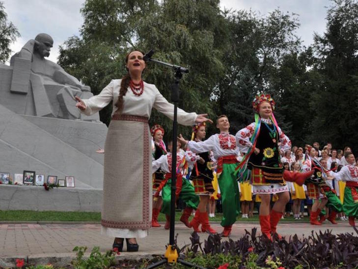 З надією на краще: Як полтавці святкували 25-річчя України - фото 5