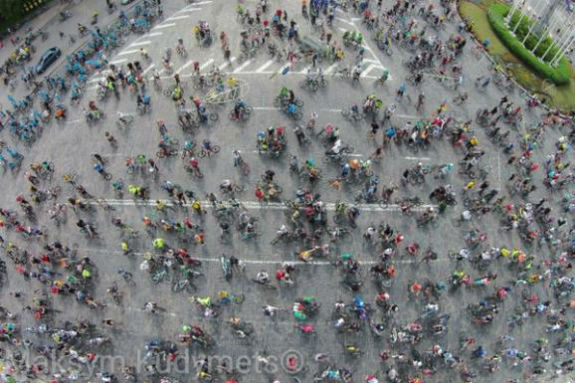 Сотні велосипедистів зібралися у центрі Києва для марафону - фото 2