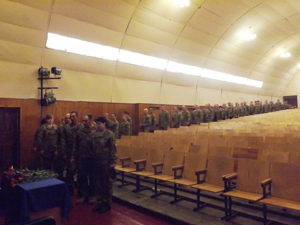 Всі стояли на колінах: у Бердичеві прощалися із загиблим під Авдіївкою воїном (ФОТО) - фото 2