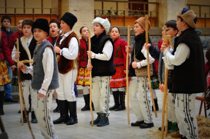 Як словацькі школярі закарпатським чиновникам колядували - фото 2