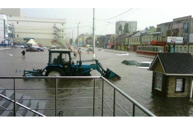 Потужна злива в Москві та Курську (ФОТО, ВІДЕО) - фото 1