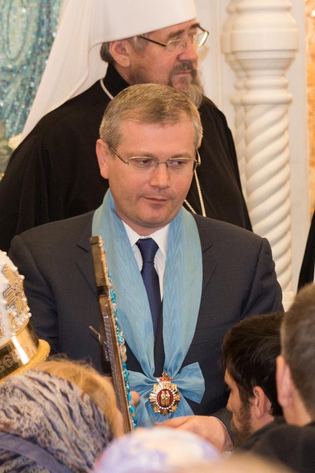 Вілкула нагородили церковним орденом у присутності людей з георгіївськими стрічками - фото 3