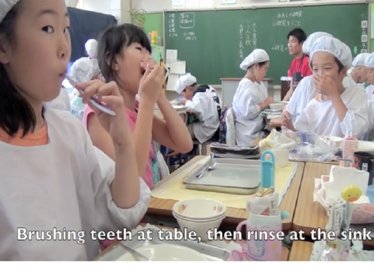 Обід для японських дітей - це не тільки прийом їжі - фото 5