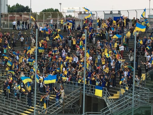 Як збірну України підтримують в Італії - фото 1
