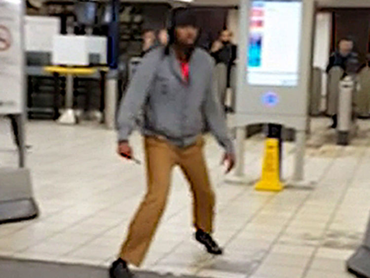 Нападника з ножем, у лондонському метро, засудили довічно - фото 2