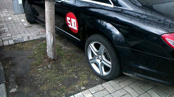 Скандальний мільйонер Балашов переміг у конкурсі "Паркуюсь, як жлоб" - фото 2
