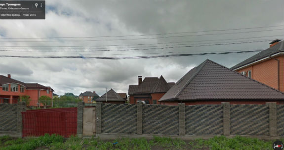 Дружина військового прокурора має будинок в елітному селі під Києвом  - фото 2