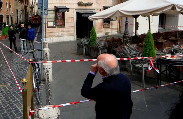 У центрі Риму пролунав вибух: є загіблі (ФОТО) - фото 3