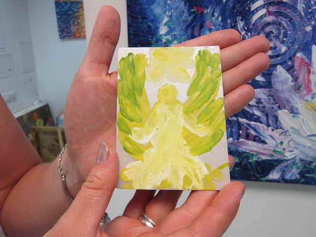 Коханого канадійця Ольга Чаудрі чекала десять років, він повернувся коли вона намалювала янгола з пташиними крильцями - фото 5