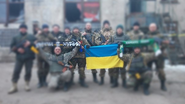 Як ультрас воюють за Україну на Донбасі (ФОТО) - фото 3