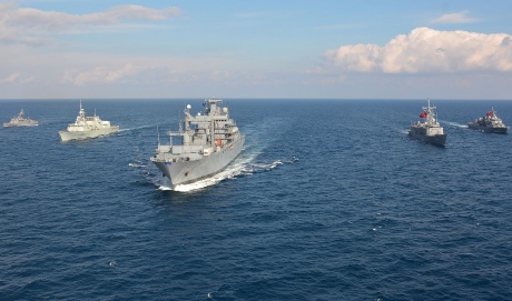 У Егейському морі кораблі НАТО почали операцію проти контрабандистів - фото 2