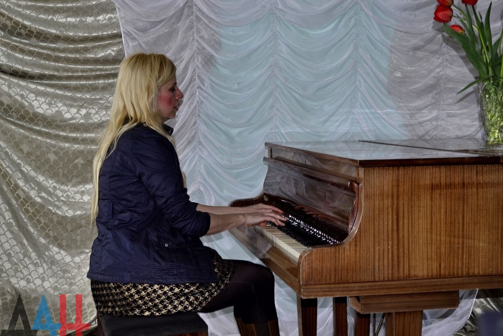 До ватажка "ДНР" вдруге прибула відома американська піаністка (ФОТО) - фото 1