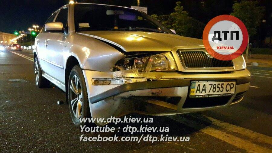 У центрі Києва автомобіль збив адвоката "вбивці" Грабовського - фото 3