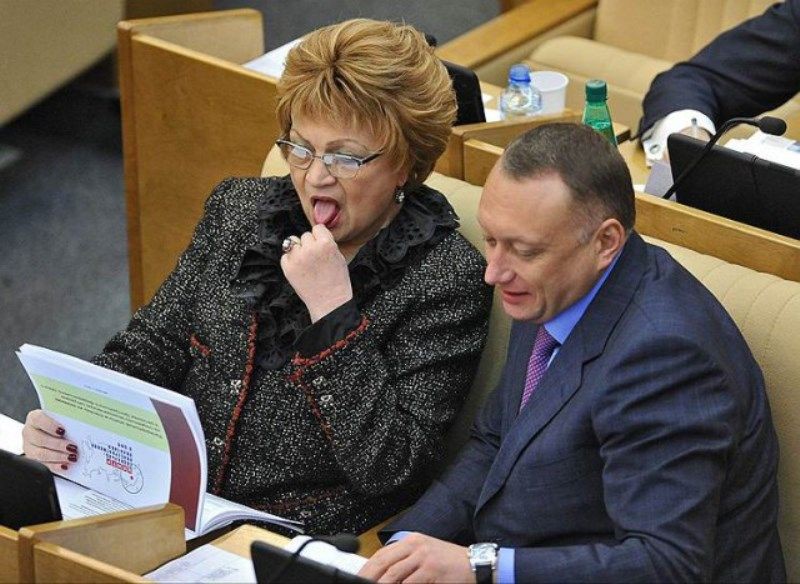 Як російські депутати розважаються у Державній Думі  - фото 6