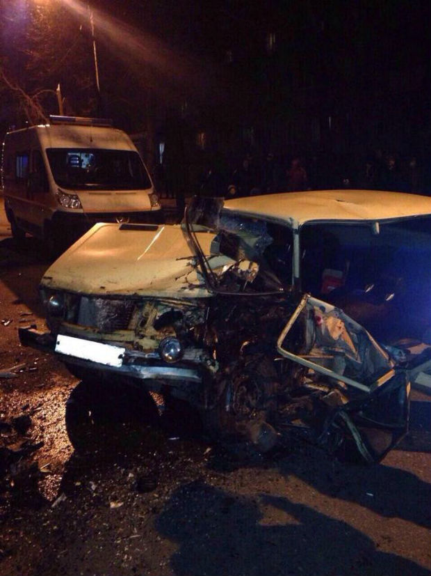 У Харкові страшна аварія: водій понівеченого "Жигулі" вижив - фото 2