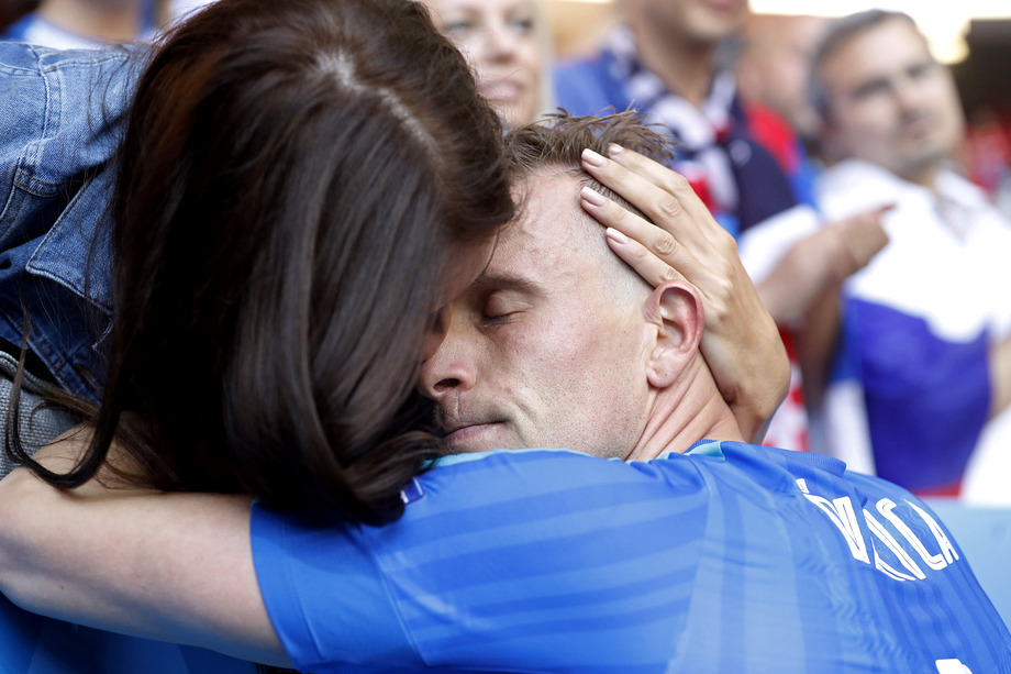 Як дружини гравців збірної Словаччини заспокоювали чоловіків після розгрому - фото 2