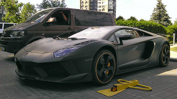 По Києву їздить Lamborghini Carbonado за € 1,25 мільйона (ФОТО) - фото 1