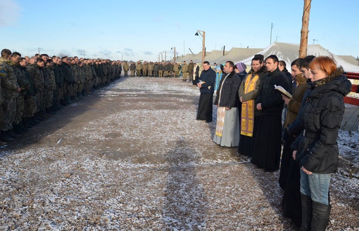 Закарпатські студенти привезли воїнам 128-ї бригади вареники - фото 1