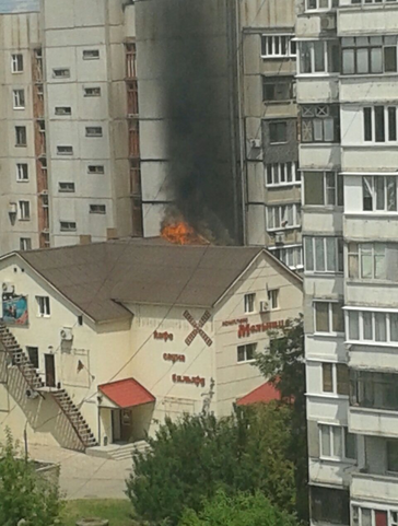 В окупованому Донецьку дроном зняли відео пожежі у елітній садибі (ВІДЕО, ФОТО) - фото 1