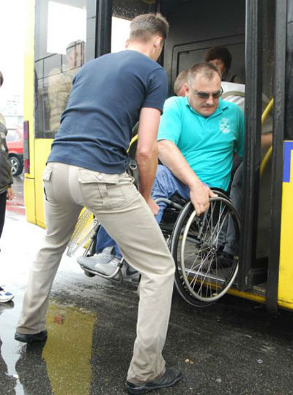 Як насправді Кличко турбується про інвалідів Києва  - фото 3