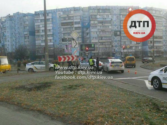 У Києві поліцейський автомобіль знову потрапив у ДТП - фото 2