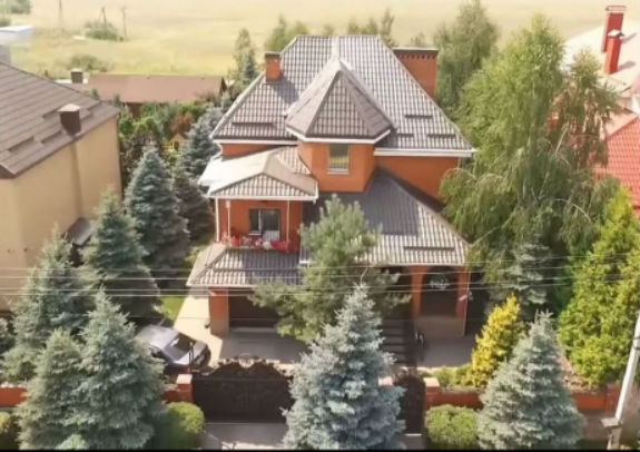 В якому будинку живе "діамантовий" прокурор Київщини  - фото 3