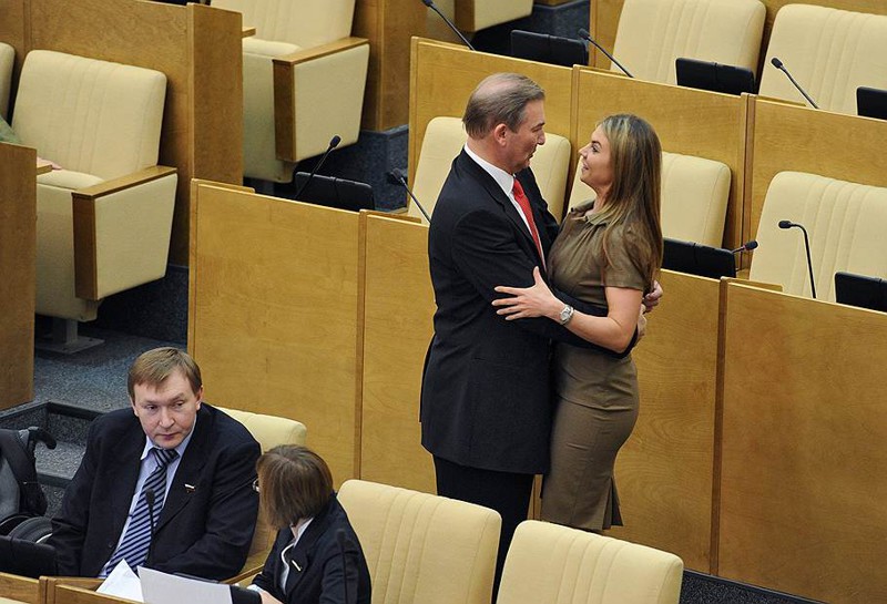 Як російські депутати розважаються у Державній Думі  - фото 7