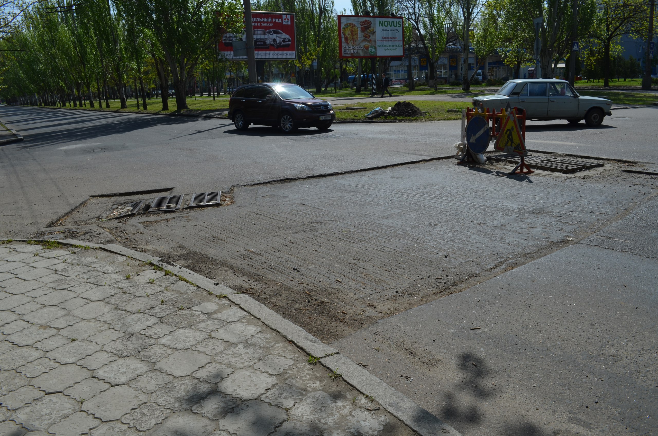 У Миколаєві після комунальників-халтурників довелося переробляти латки-"рибки" на дорогах