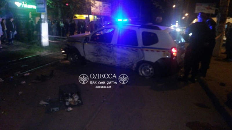 В Одесі сталася чергова ДТП за участю поліції та таксі - фото 2