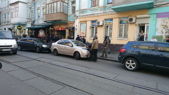 У Києві спецслужби влаштувал "бойовик" прямо на вулиці   - фото 1