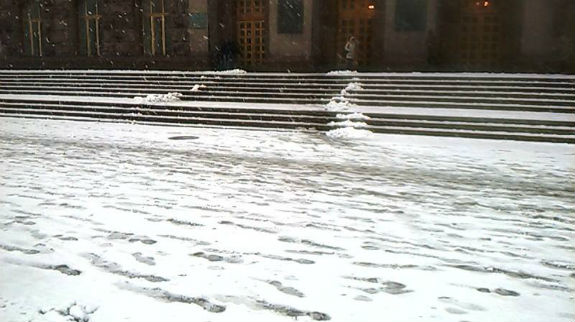Наслідки несподіваного снігопаду у Києві - фото 2