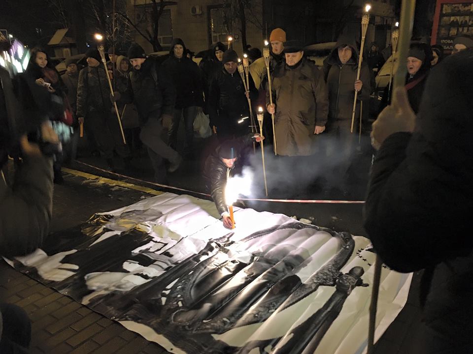 У Києві пройшла смолоскипна хода, приурочена річниці розгону студентів - фото 5