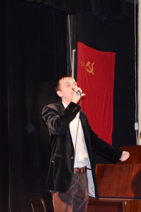 В Ужгороді влаштували концерт з радянськими прапорами (ФОТОФАКТ) - фото 2