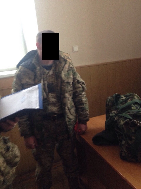 Начальника медпункту 128-ї бригади зловили на хабарі - фото 1