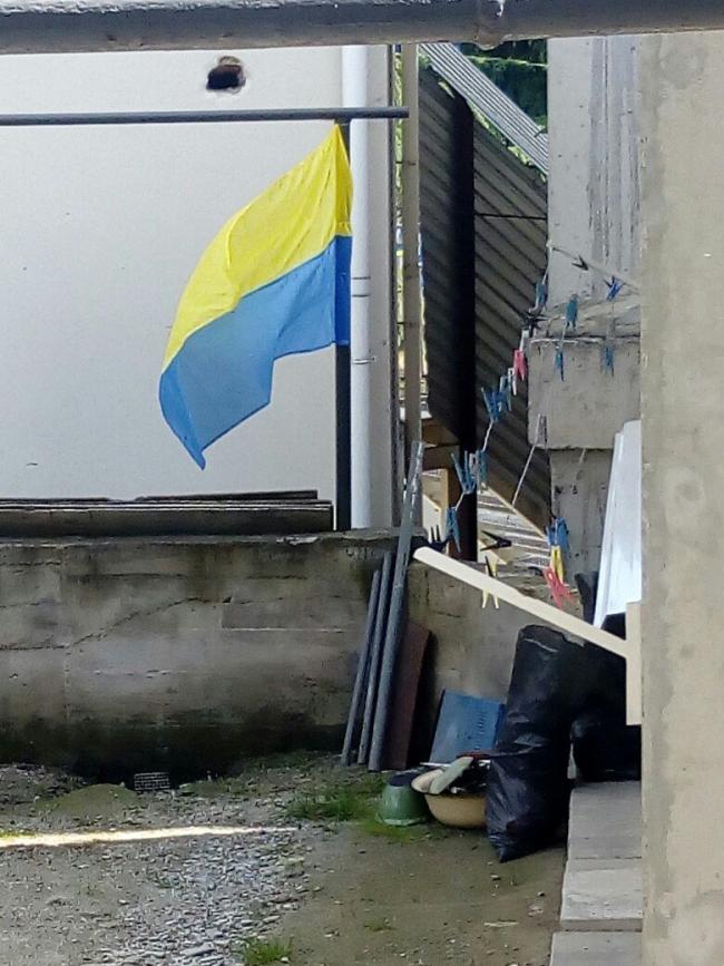 В окупованій Алушті вивісили прапор України (ФОТО) - фото 1