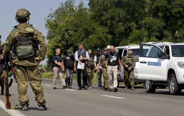 Підсумки тижня в "ЛНР": повернення "регіоналів", зомбування дітей і зникнення гривні - фото 11