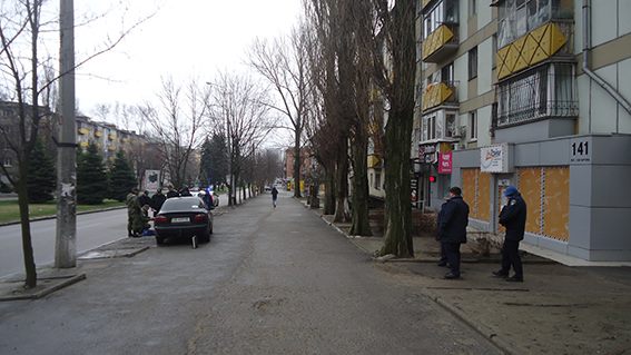 В центрі Дніпропетровська затримали чоловіка з купою гранат та московським посвідченням - фото 1