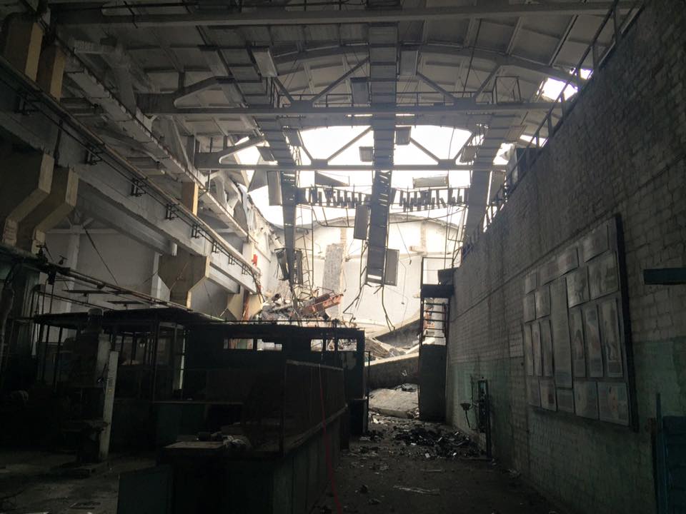 У Донецьку окупанти підірвали та порізали завод Міноборони, який відвідував Обама (ФОТО) - фото 7