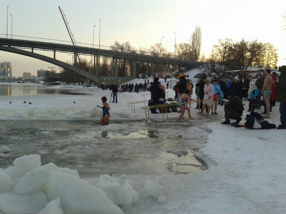 У Києві почалися водохресні купання - фото 3